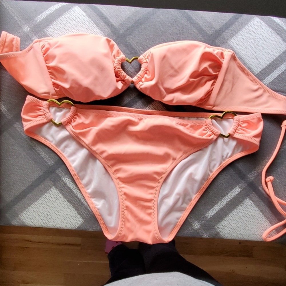 Bathing suit